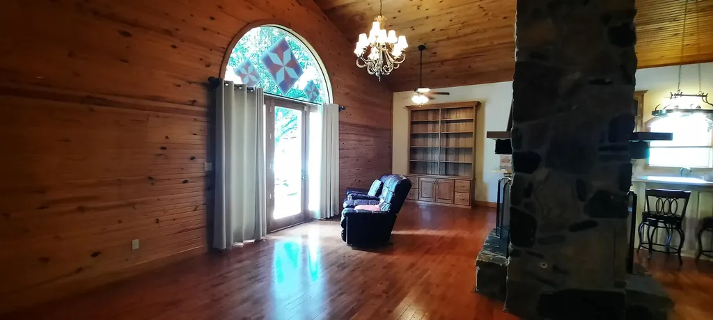 2619 County Farm Road London KY 40741