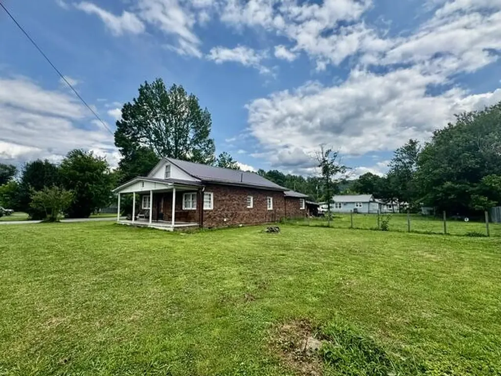 901 Exeter Avenue Middlesboro KY 40965