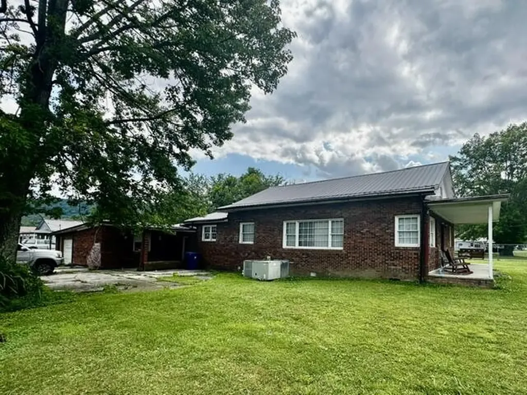 901 Exeter Avenue Middlesboro KY 40965