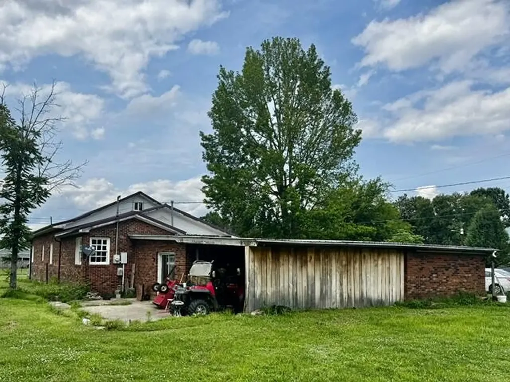 901 Exeter Avenue Middlesboro KY 40965