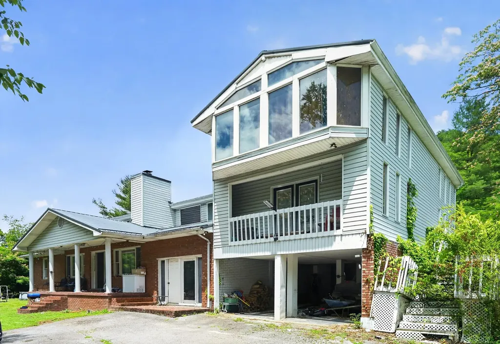 300 Yellow Hill Road Elkhorn City KY 41522