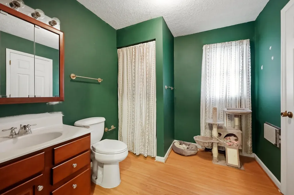 153 S Madison Avenue Irvine KY 40336