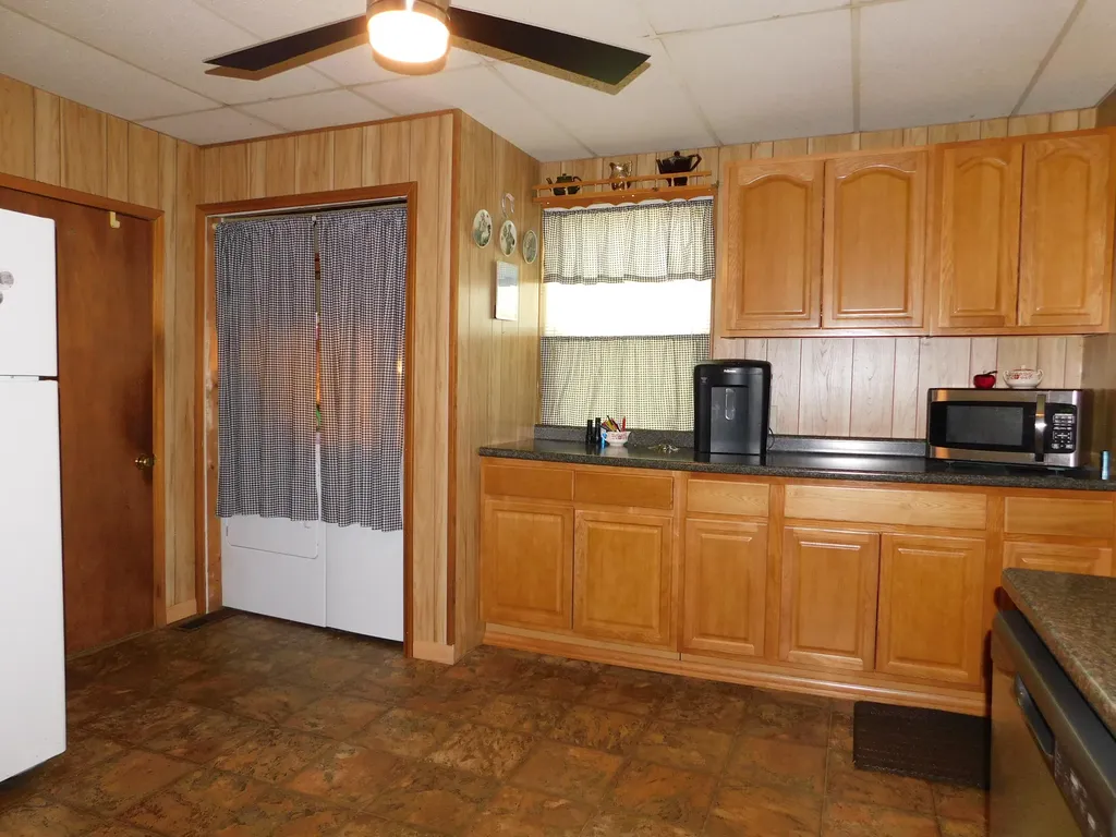 179 W Main Street Lynch KY 40855