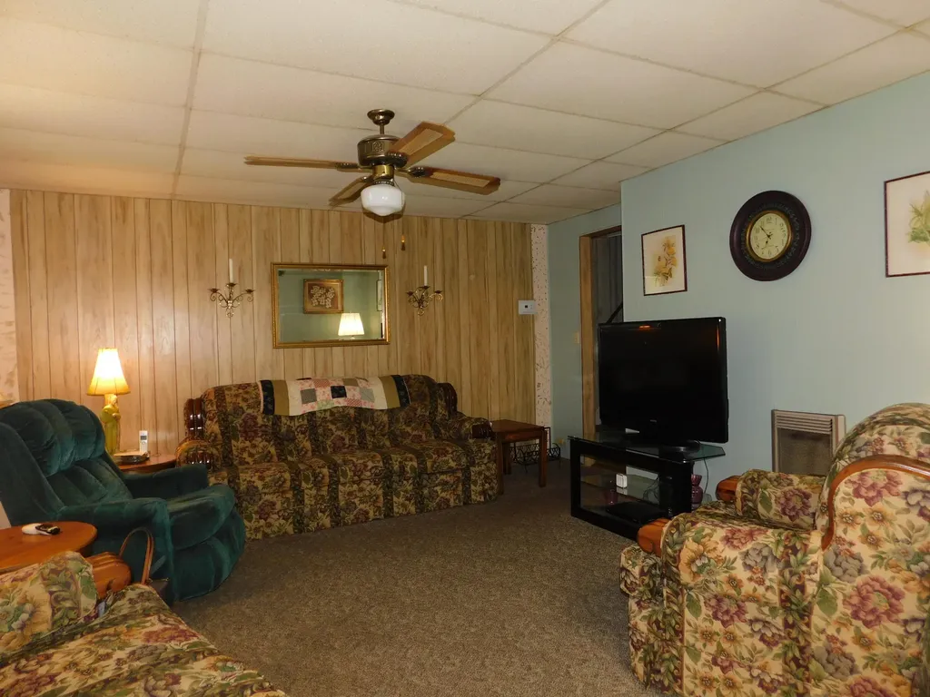 179 W Main Street Lynch KY 40855