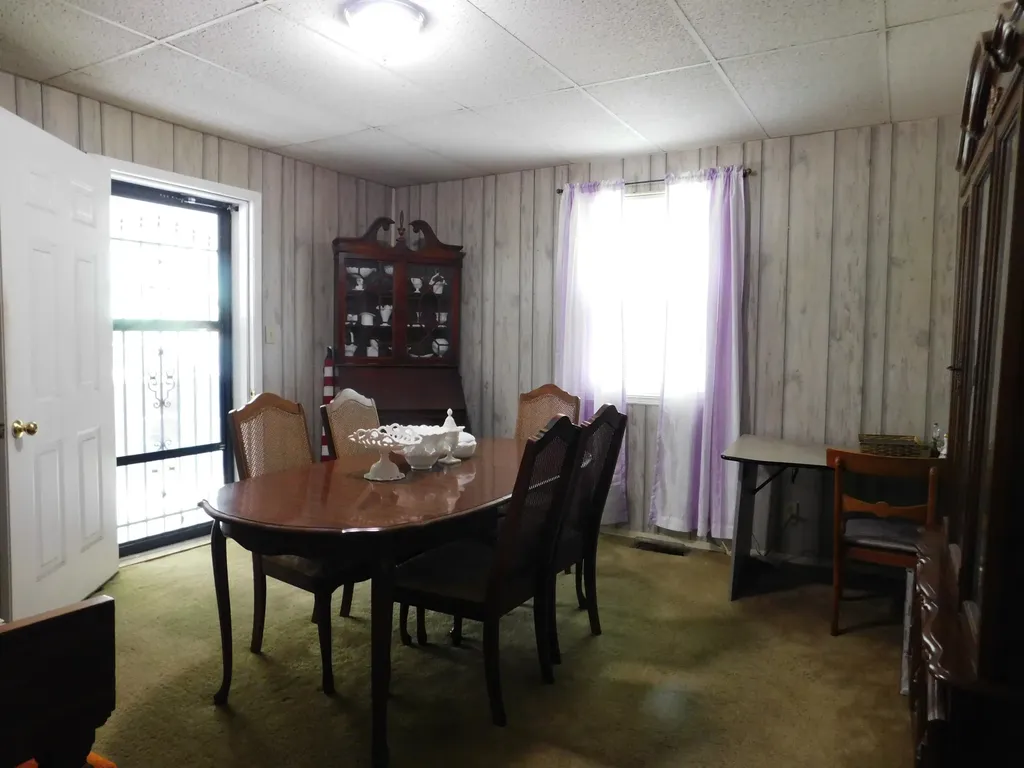 179 W Main Street Lynch KY 40855