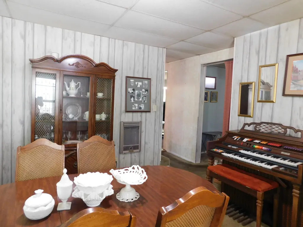 179 W Main Street Lynch KY 40855