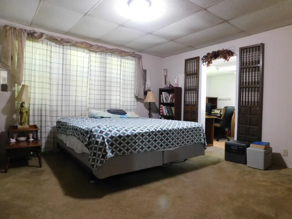 179 W Main Street Lynch KY 40855