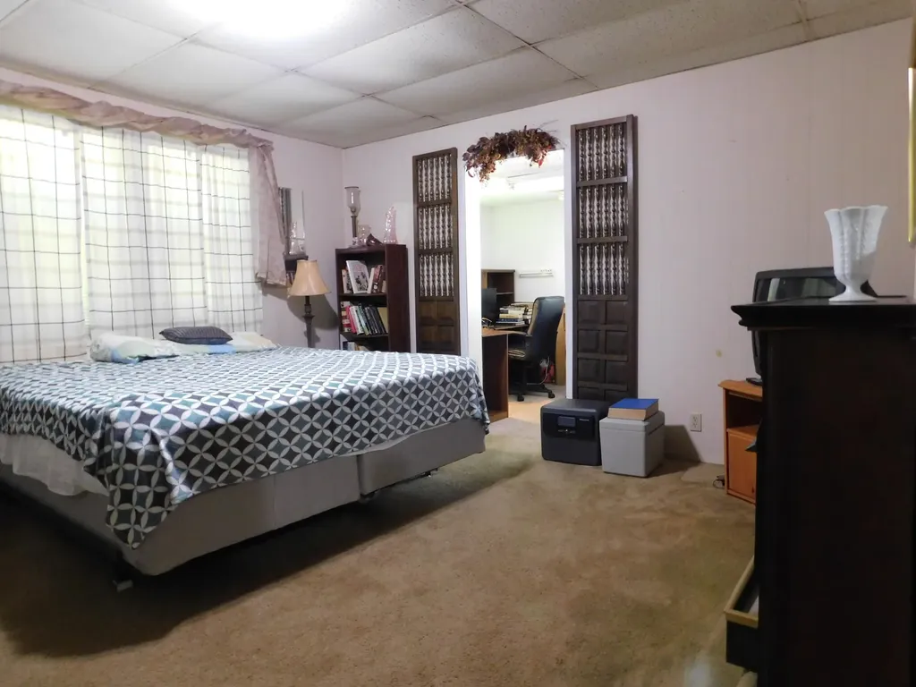 179 W Main Street Lynch KY 40855