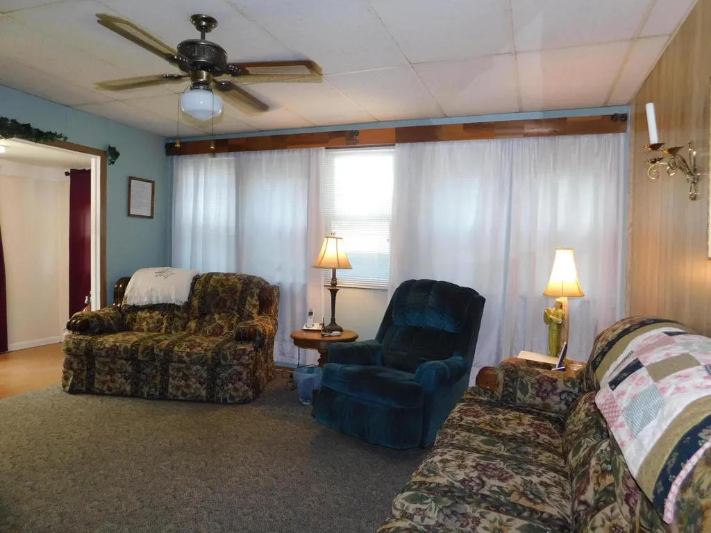 179 W Main Street Lynch KY 40855