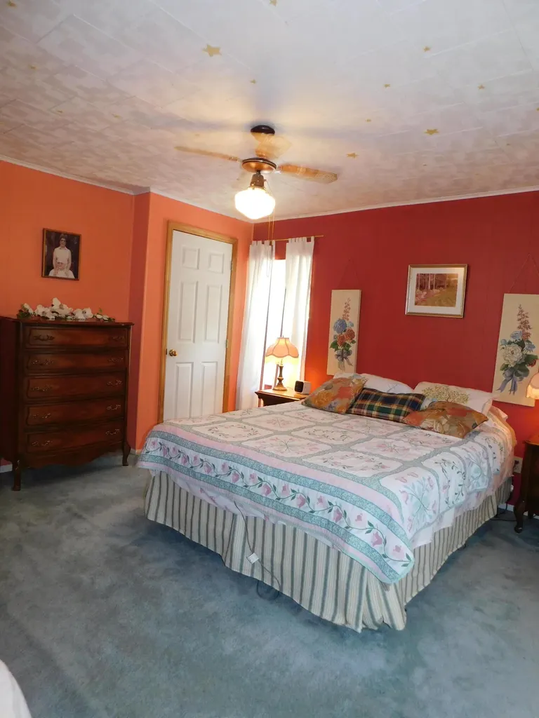 179 W Main Street Lynch KY 40855