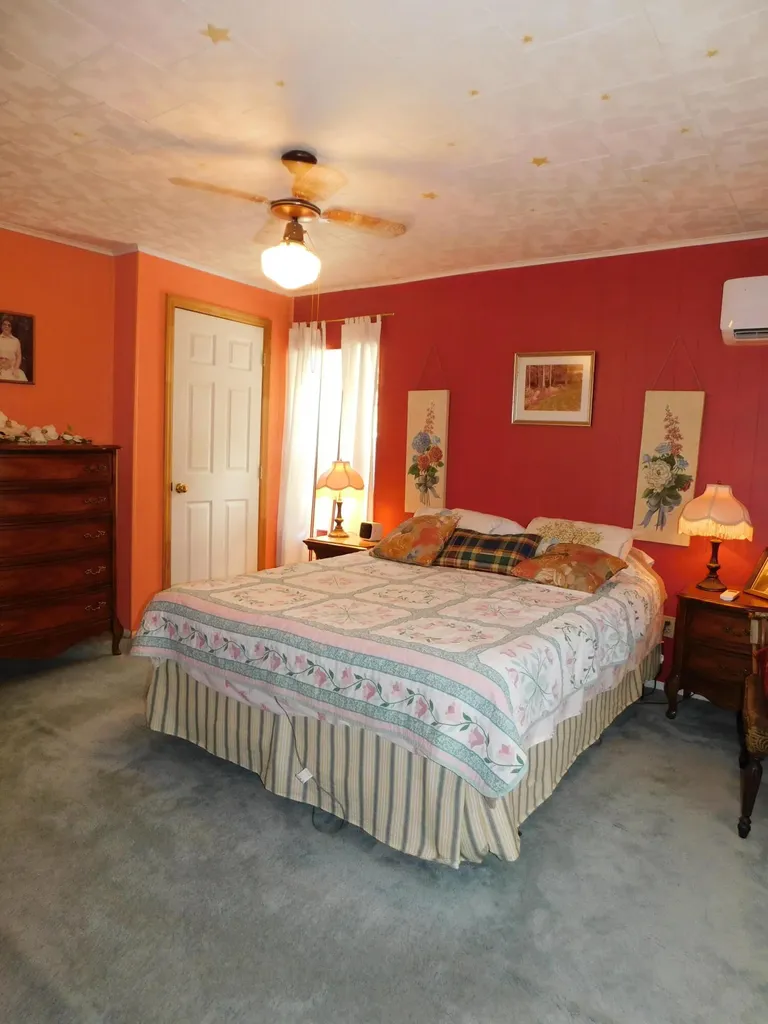 179 W Main Street Lynch KY 40855