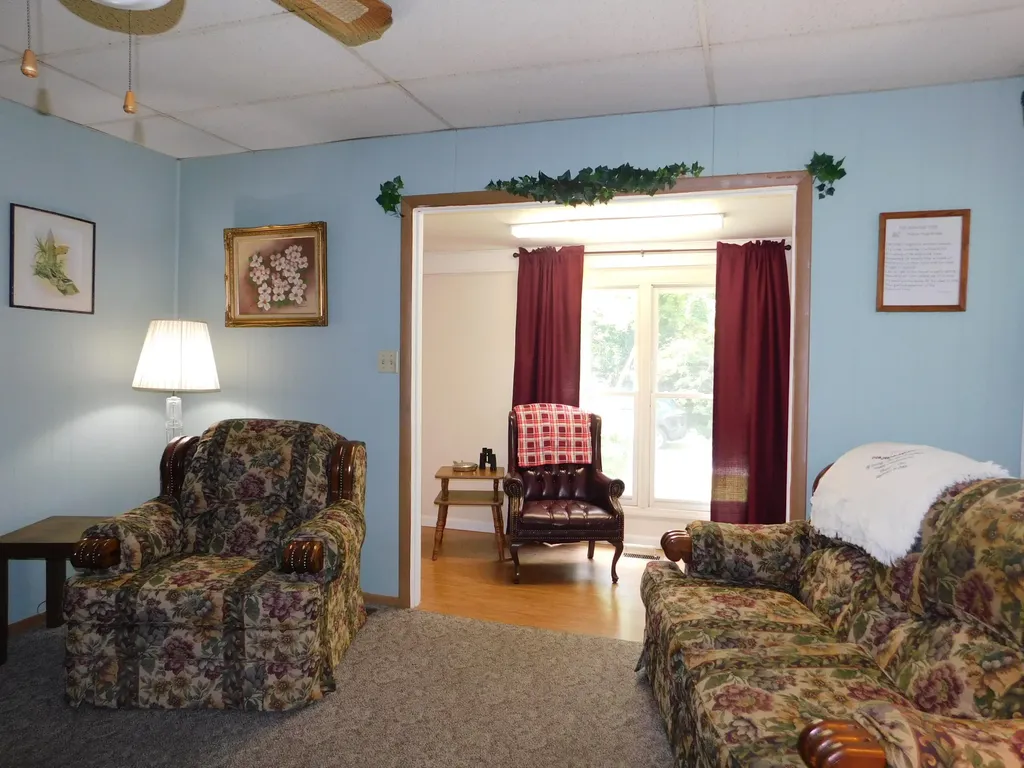 179 W Main Street Lynch KY 40855