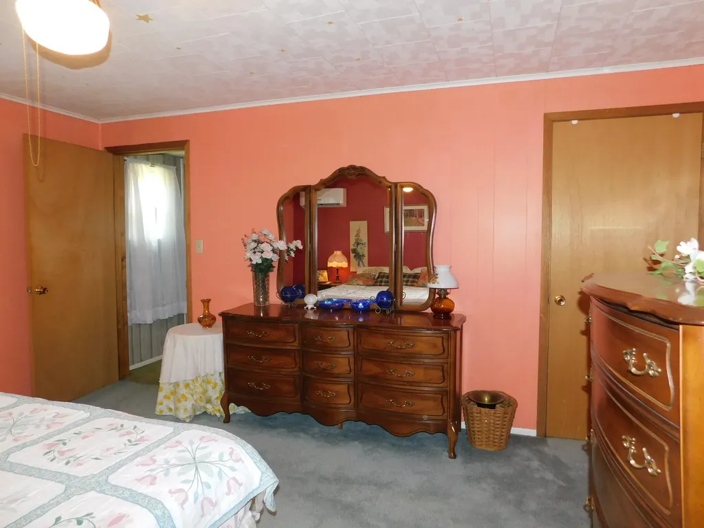 179 W Main Street Lynch KY 40855