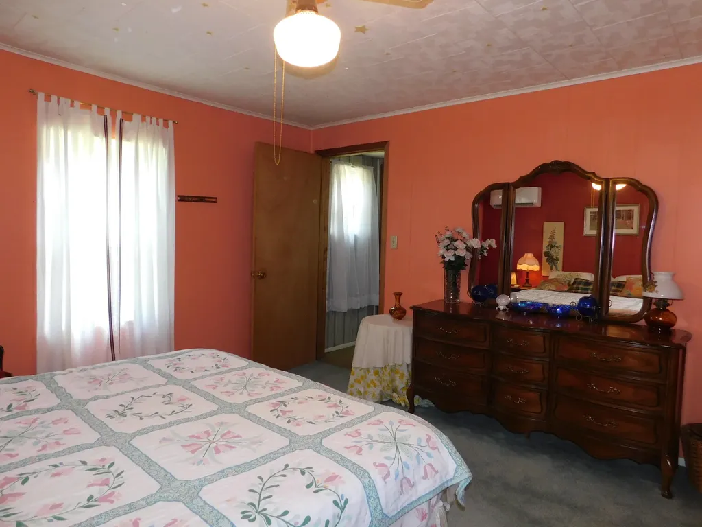 179 W Main Street Lynch KY 40855