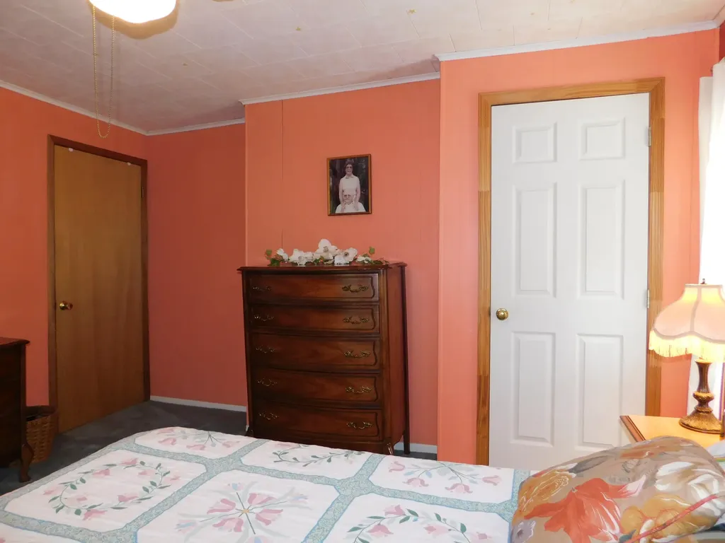 179 W Main Street Lynch KY 40855