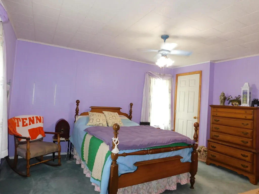 179 W Main Street Lynch KY 40855