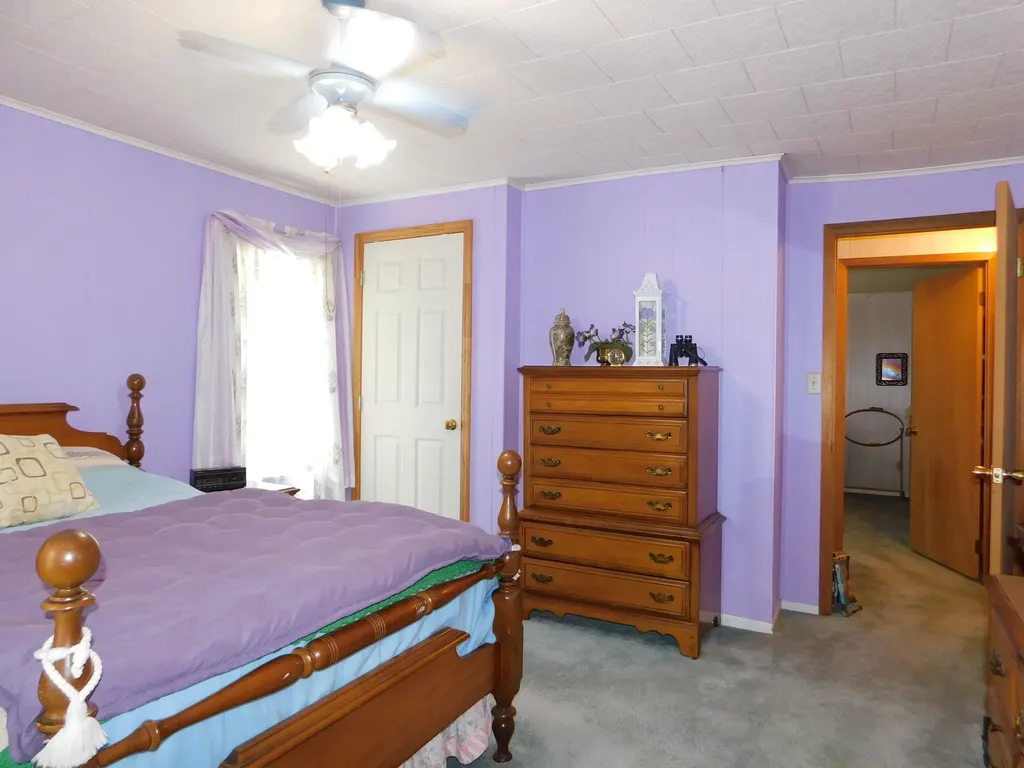 179 W Main Street Lynch KY 40855