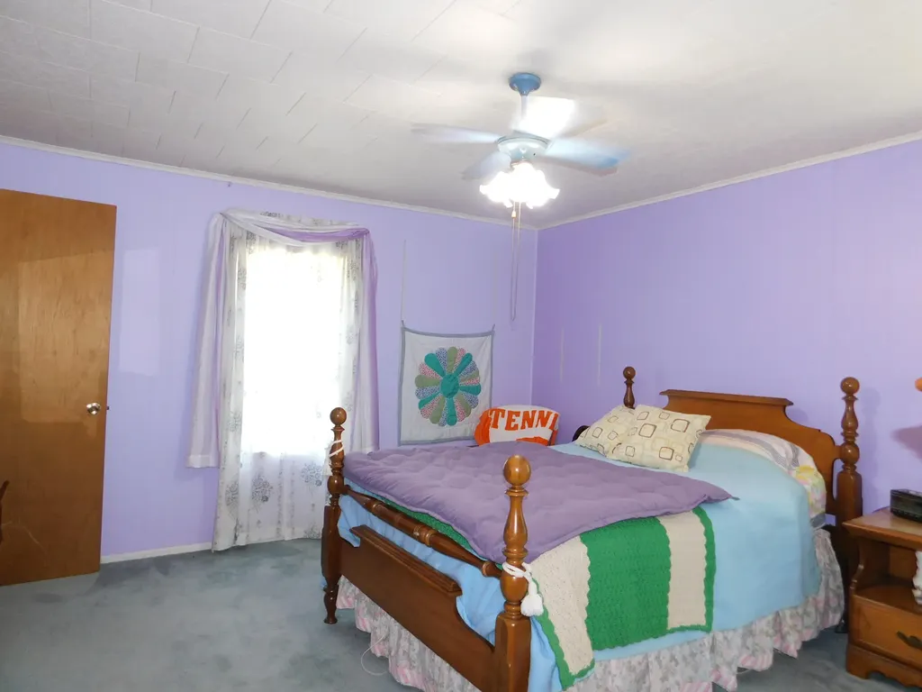 179 W Main Street Lynch KY 40855