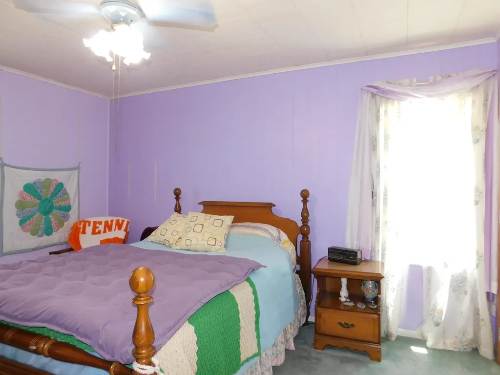 179 W Main Street Lynch KY 40855