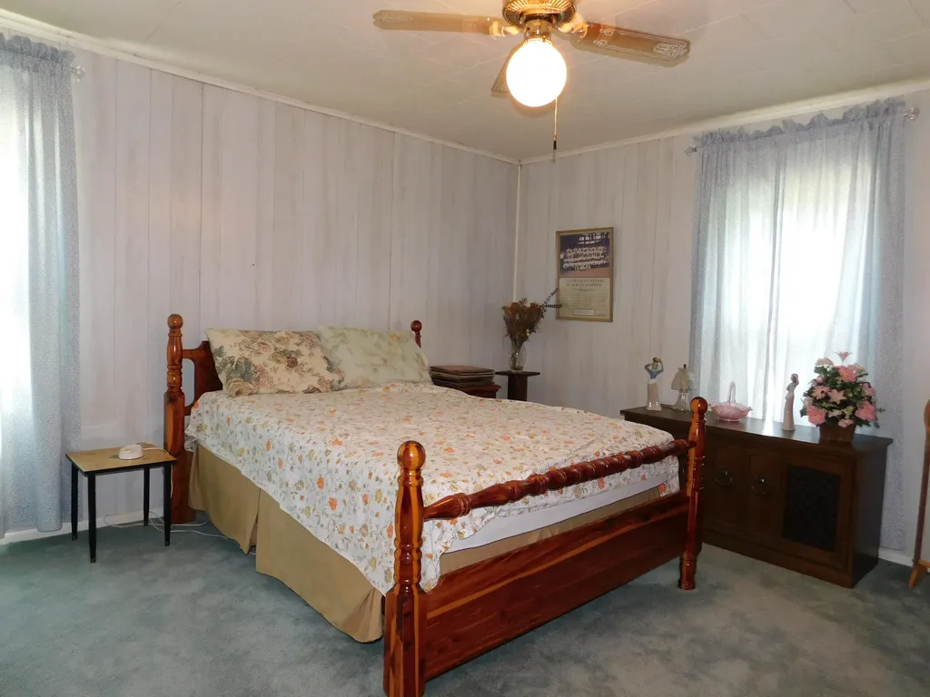179 W Main Street Lynch KY 40855
