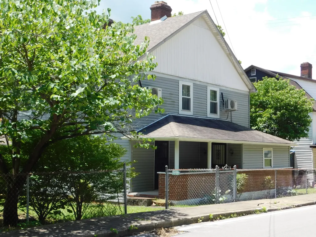 179 W Main Street Lynch KY 40855
