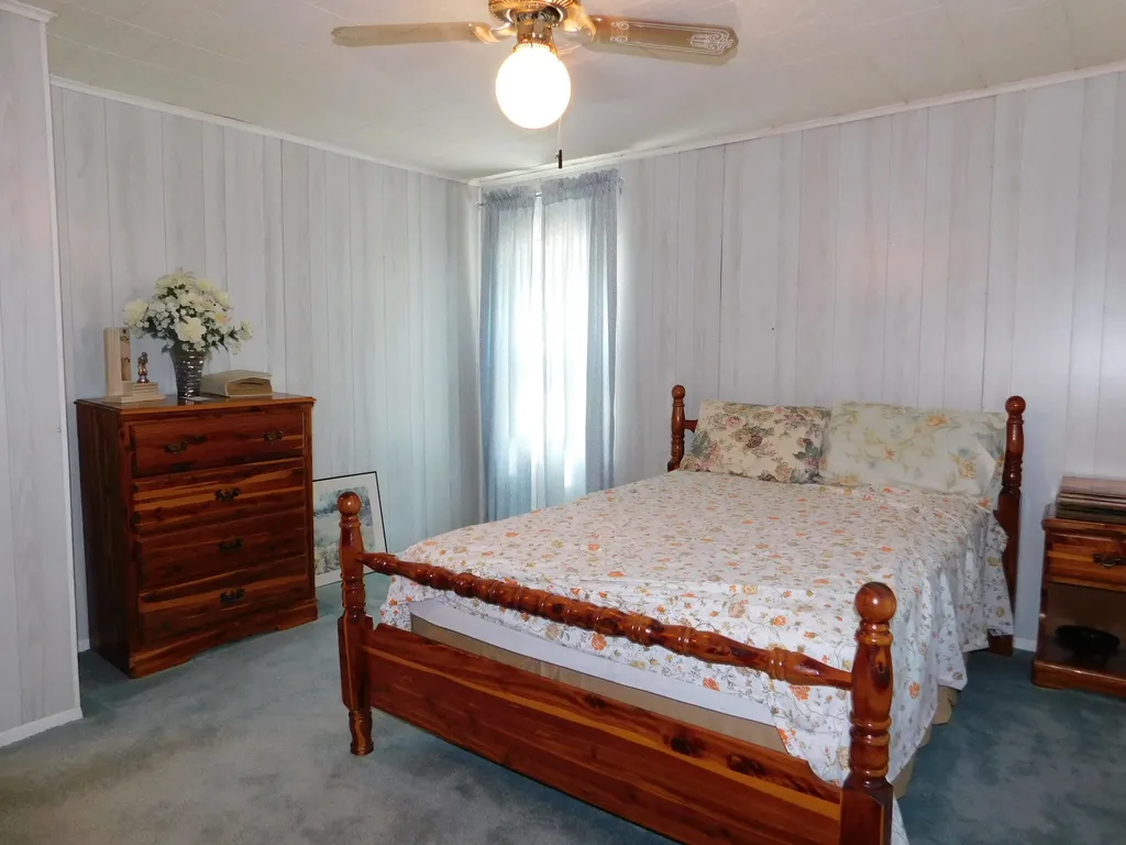 179 W Main Street Lynch KY 40855
