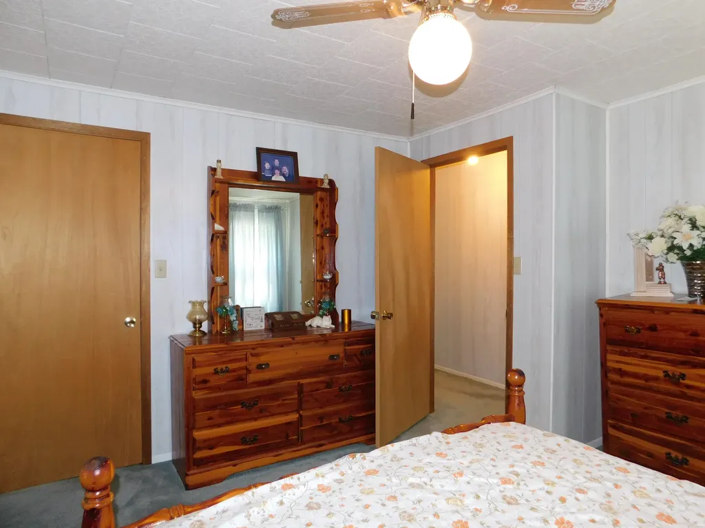 179 W Main Street Lynch KY 40855