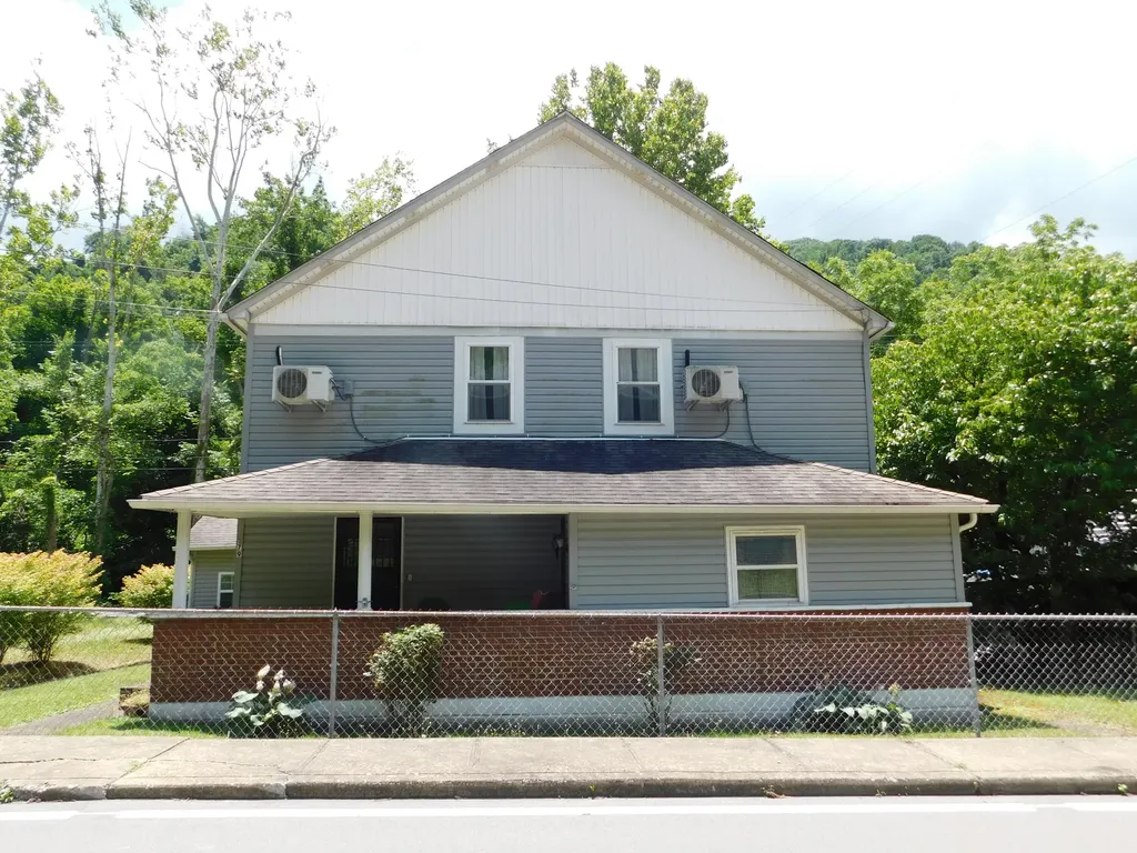 179 W Main Street Lynch KY 40855