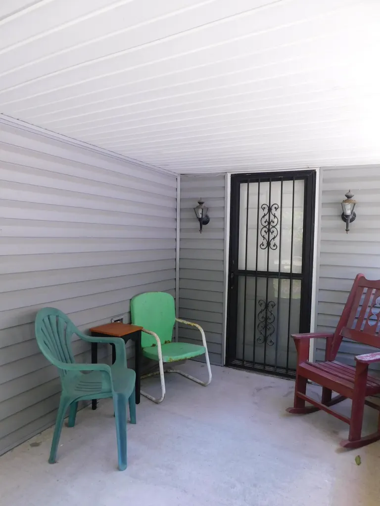 179 W Main Street Lynch KY 40855