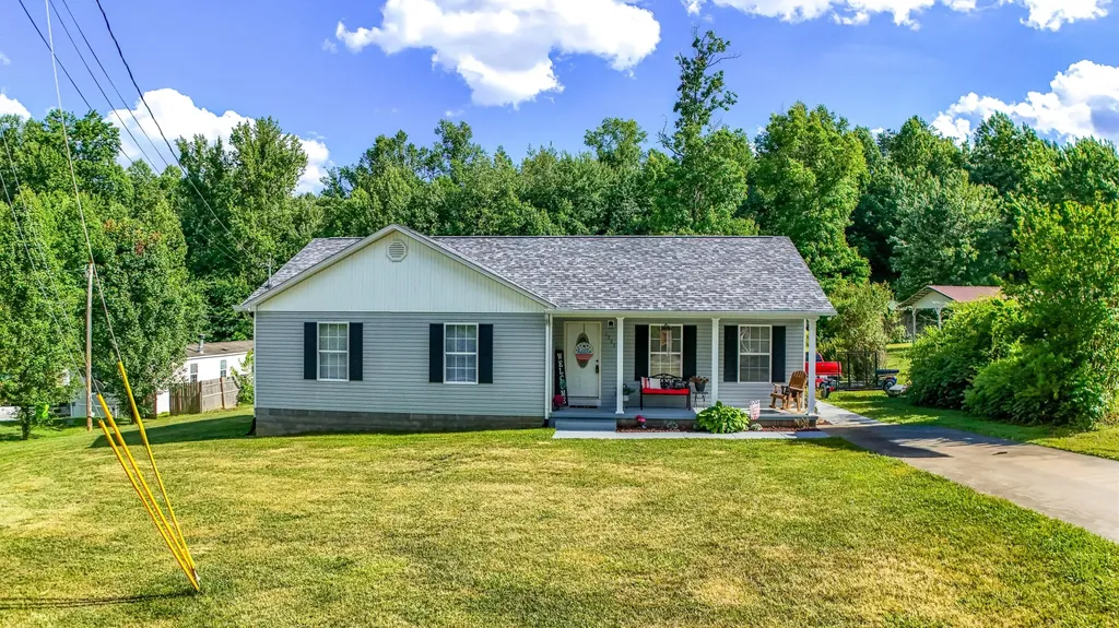 1203 Dean Hundley Road East Bernstadt KY 40729