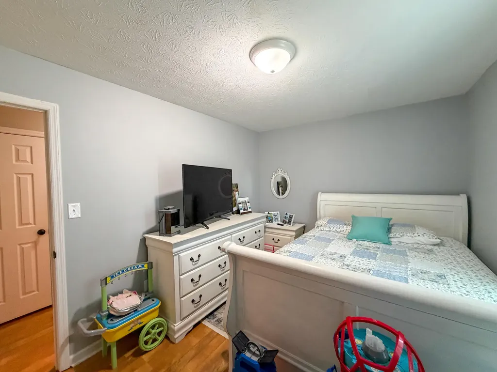 1203 Dean Hundley Road East Bernstadt KY 40729