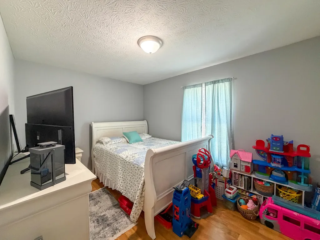 1203 Dean Hundley Road East Bernstadt KY 40729