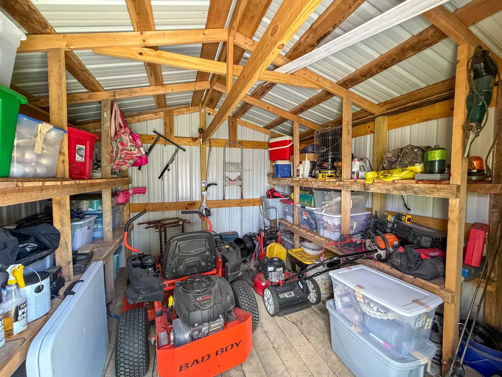 1203 Dean Hundley Road East Bernstadt KY 40729