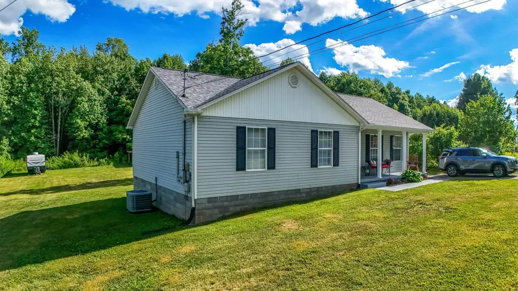 1203 Dean Hundley Road East Bernstadt KY 40729