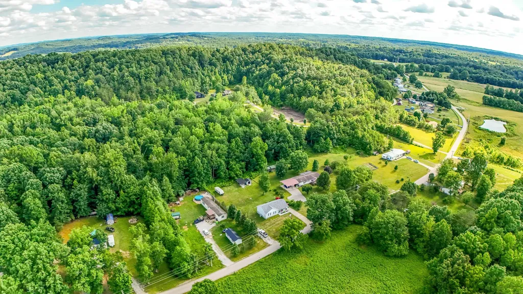 1203 Dean Hundley Road East Bernstadt KY 40729