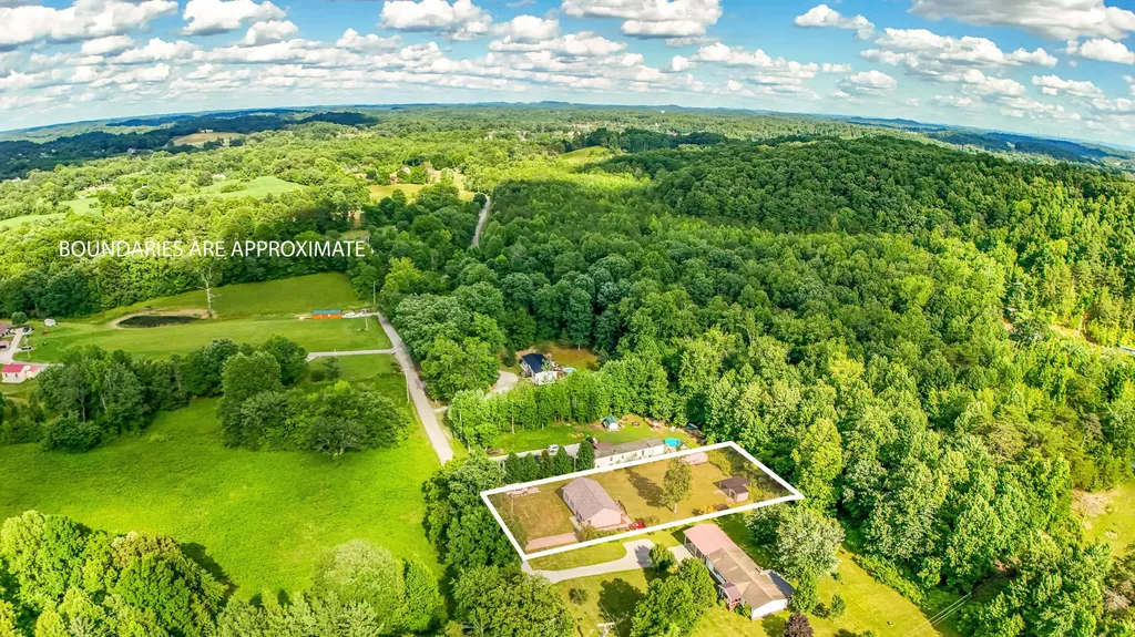 1203 Dean Hundley Road East Bernstadt KY 40729