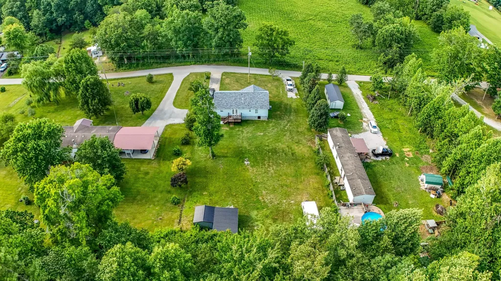 1203 Dean Hundley Road East Bernstadt KY 40729