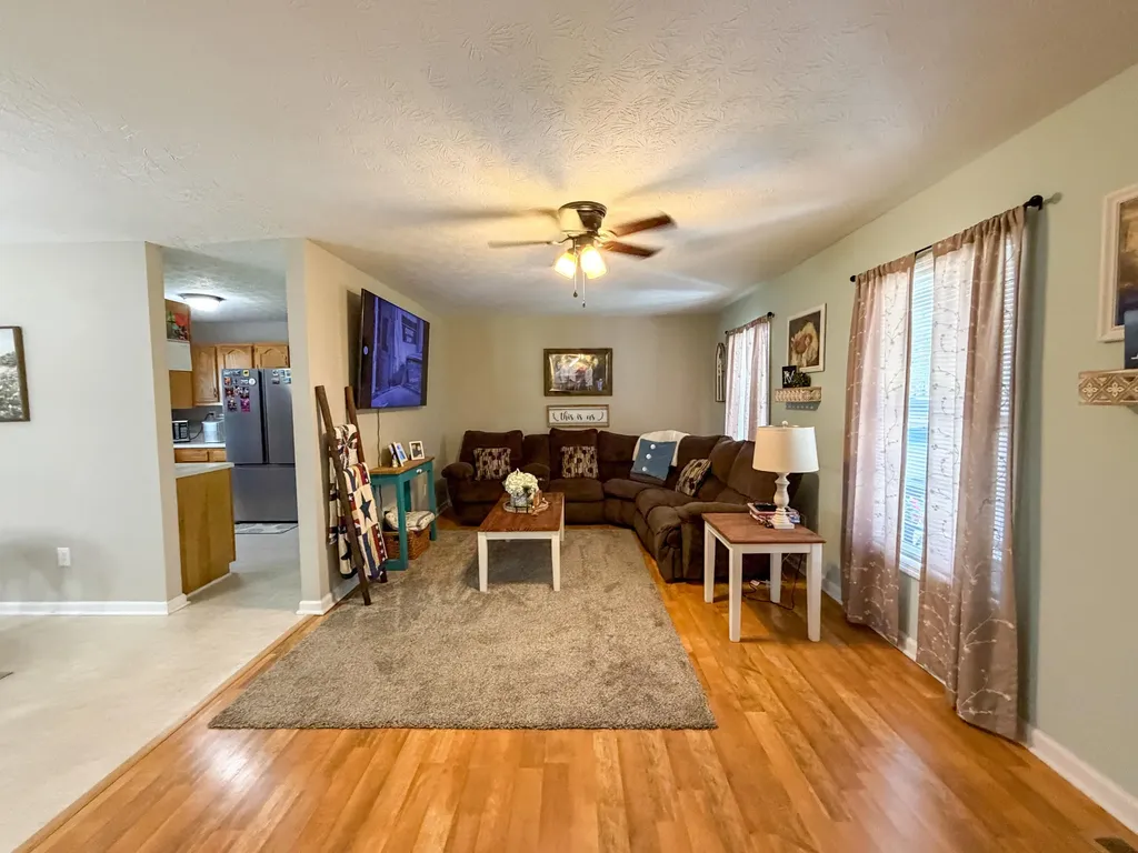 1203 Dean Hundley Road East Bernstadt KY 40729