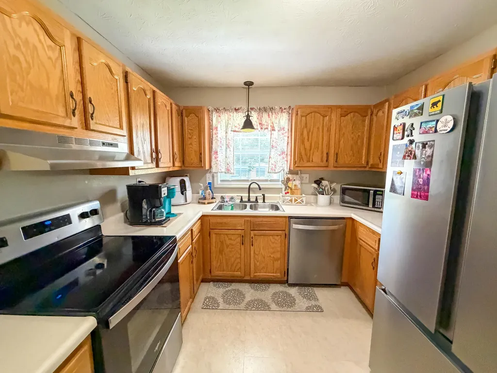 1203 Dean Hundley Road East Bernstadt KY 40729