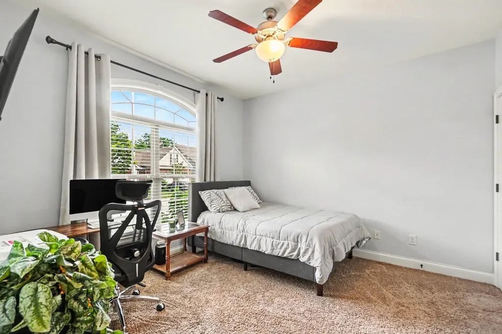 1748 Sandhurst Cove Lexington KY 40509