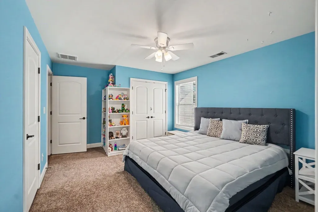 1748 Sandhurst Cove Lexington KY 40509