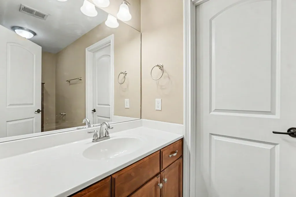 1748 Sandhurst Cove Lexington KY 40509