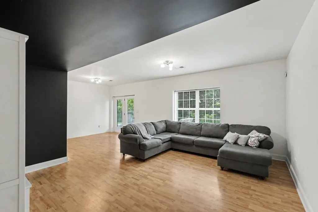 1748 Sandhurst Cove Lexington KY 40509