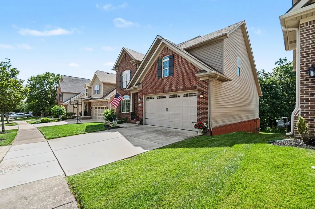 1748 Sandhurst Cove Lexington KY 40509