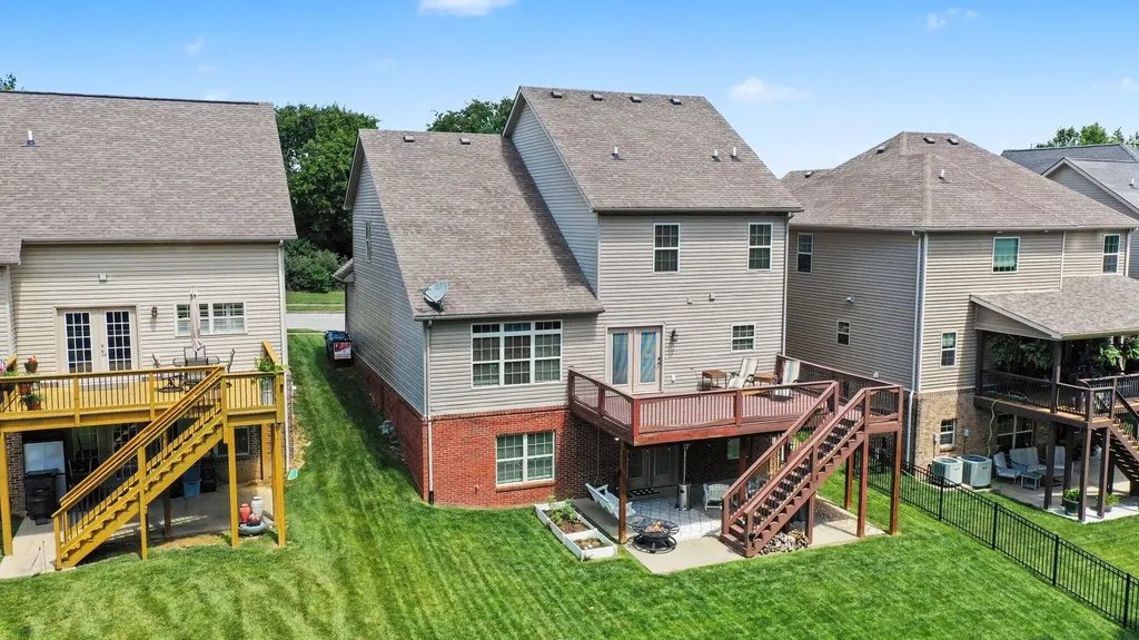 1748 Sandhurst Cove Lexington KY 40509