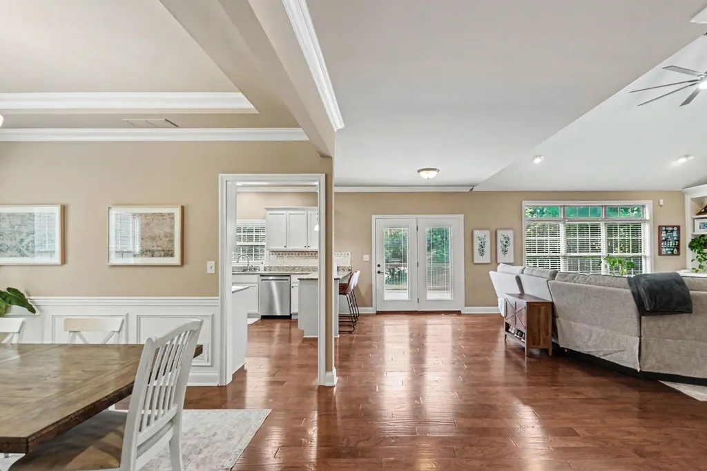 1748 Sandhurst Cove Lexington KY 40509