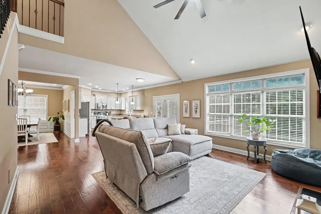 1748 Sandhurst Cove Lexington KY 40509