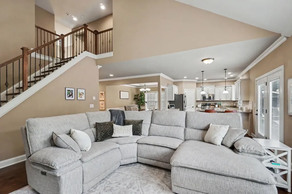 1748 Sandhurst Cove Lexington KY 40509