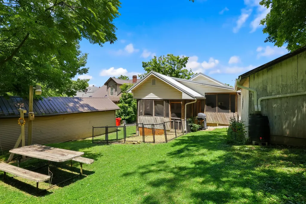 421 E Pleasant Street Cynthiana KY 41031