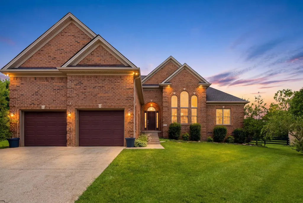 1084 Bay Colony Drive Richmond KY 40475